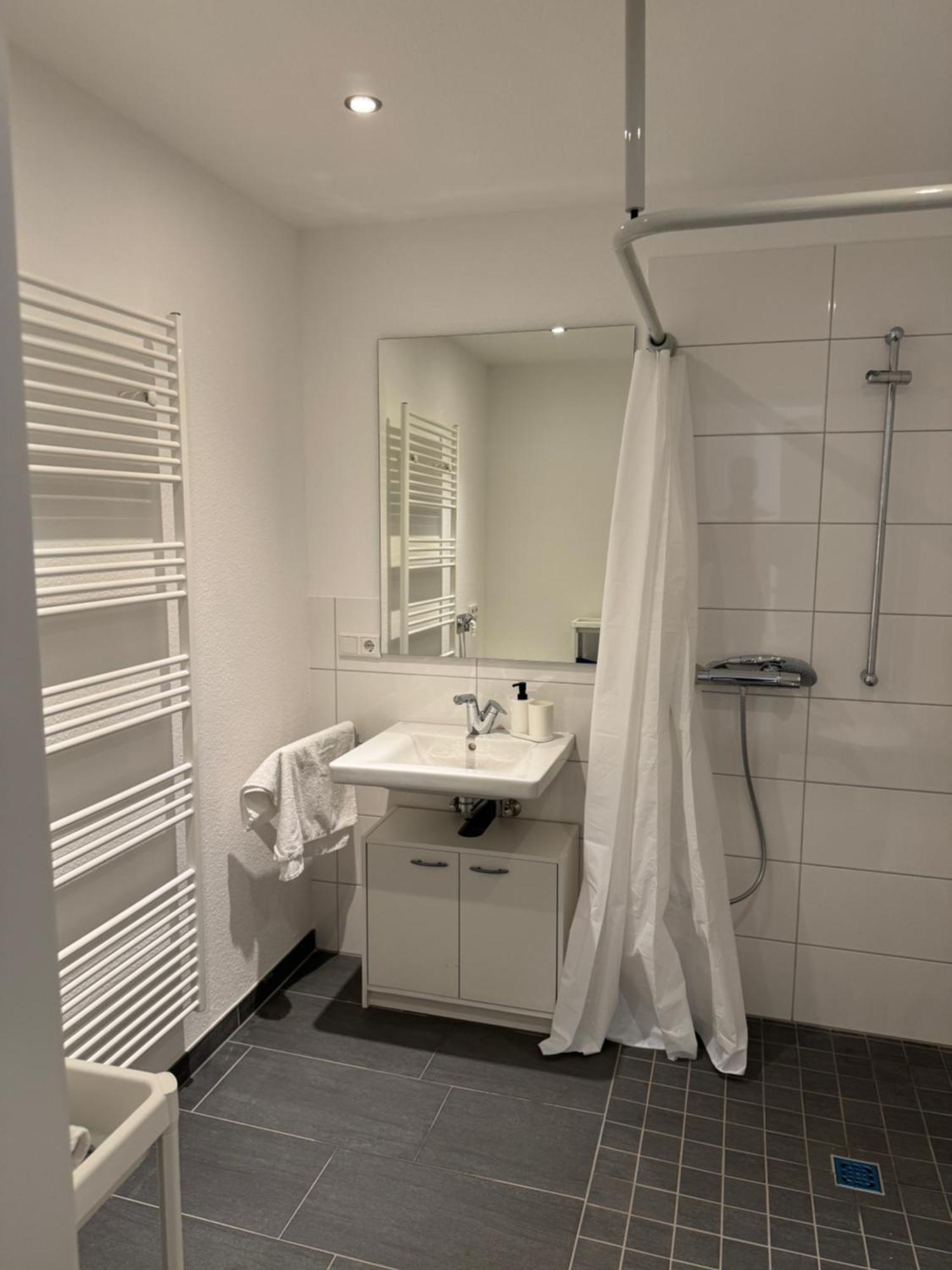 Barrierefreie Wohnung Im Herzen Der Stadt Mit Parkplatz, Wifi Und Tv - Emma Werne ภายนอก รูปภาพ